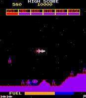 Scramble (Konami 1981): Отказ от стрельбы приводит к потере топлива.