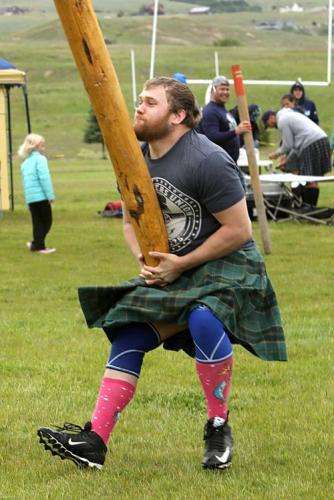 Метание бревна - национальный шотландский вид спорта