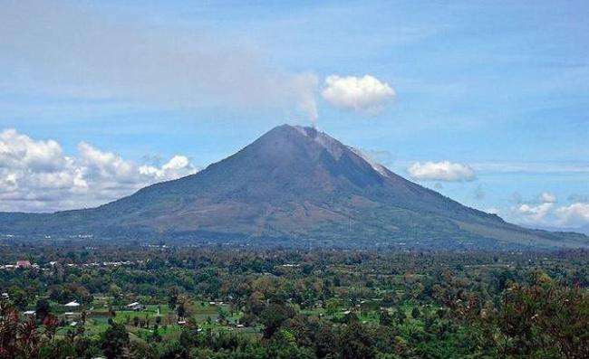 извержение вулкана Тоба на острове Суматра