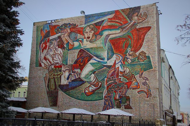 мозаичном панно на центральной улице города Пенза