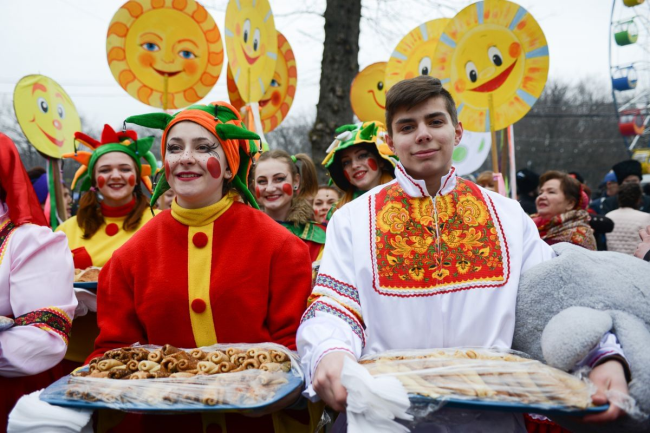Необычные праздники России