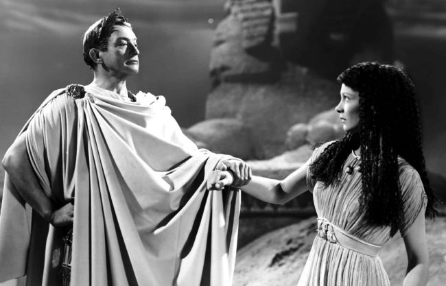 Первая встреча Клеопатры и Юлия Цезаря - миф, повторяемый на протяжении веков