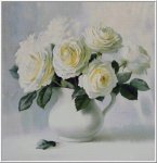 Кувшин и розы