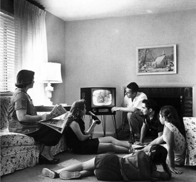 Развитие телевидения происходило в течение первых десятилетий 20 века
