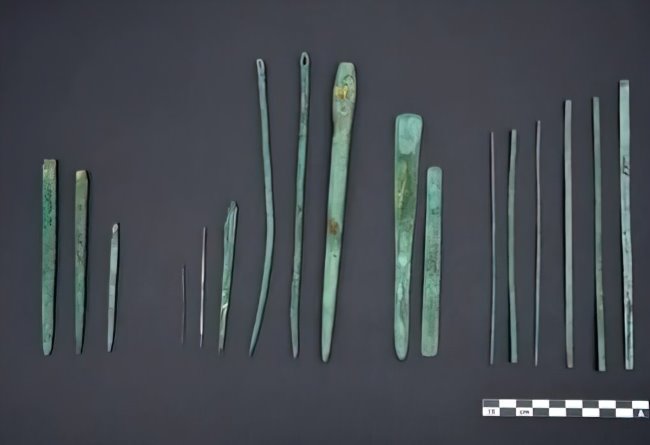 Древнего перуанского хирурга похоронили с инструментами для трепанации