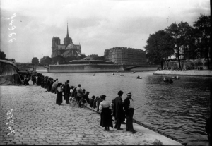 Происшествия на реке Сена: сборник фотографий, показывающий истории на воде