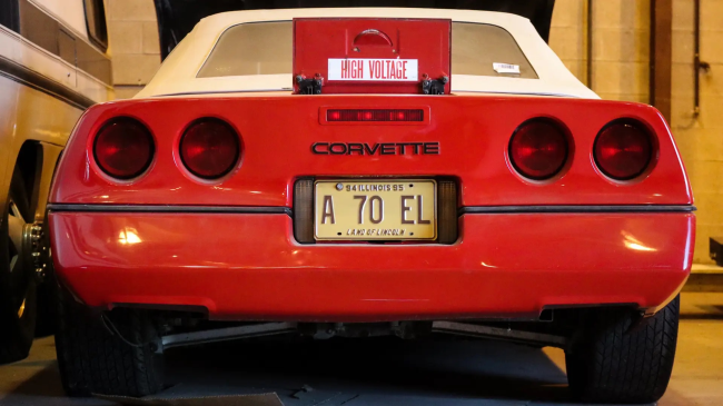 На свалке обнаружен секретный прототип электромобиля Chevy Corvette EV 1987 года.
