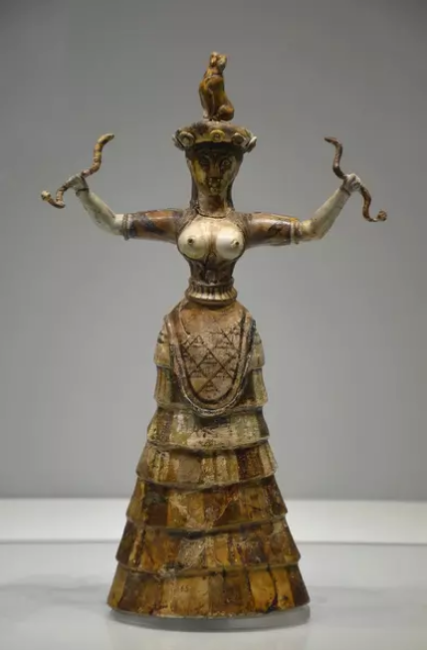 Фигурка минойской богини со змеями