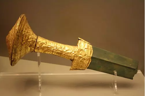 Микенская золотая рукоять меча