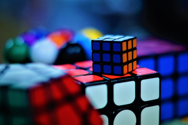 Кубик Рубика - мозаика из головоломок