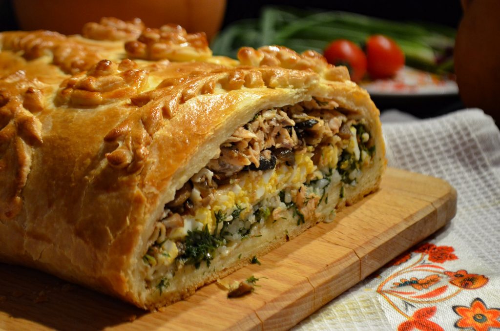 russkaja-kulebjaka-s-ryboj-na-chetyre-ugla-russian-fish-pie-coulibiac-1024x678.jpg